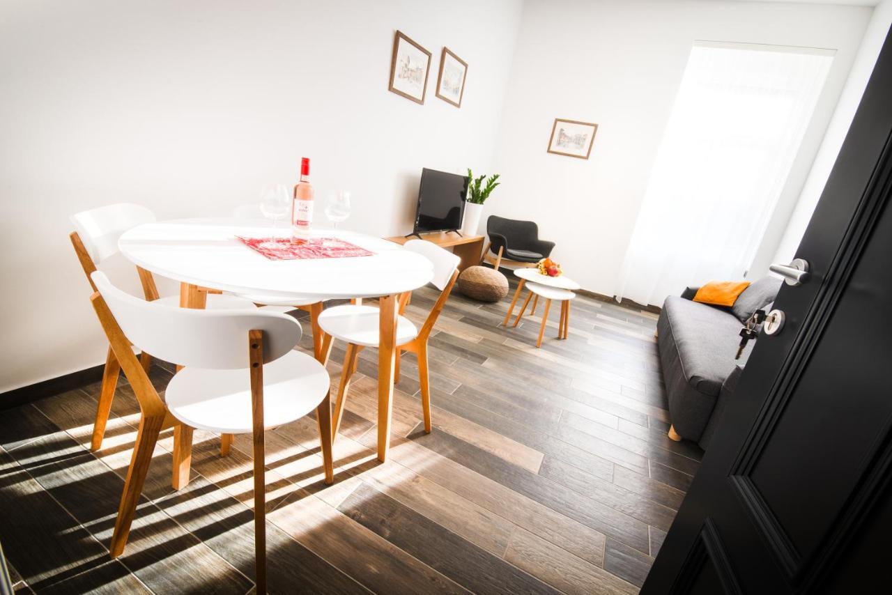 נובי סאד Apartmani Sterija מראה חיצוני תמונה