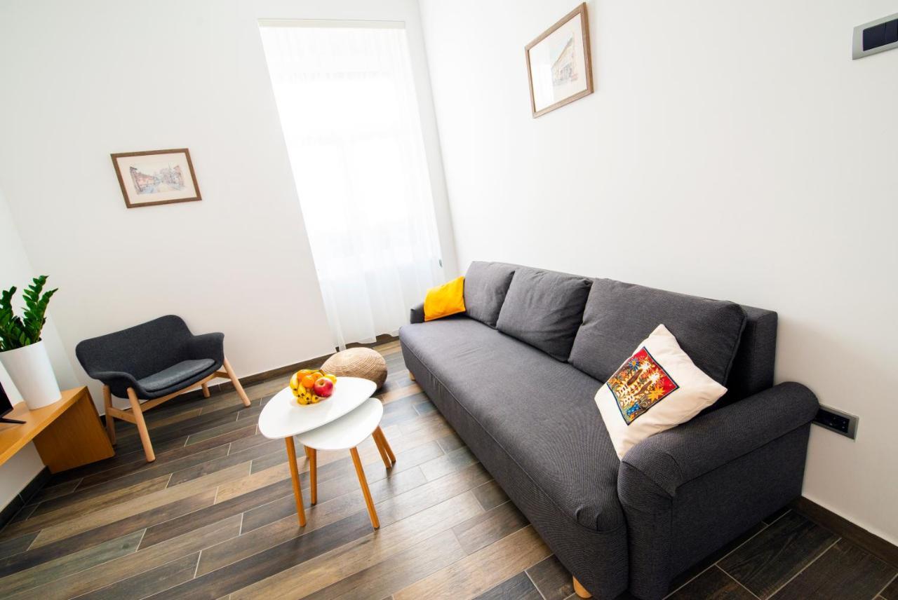 נובי סאד Apartmani Sterija מראה חיצוני תמונה